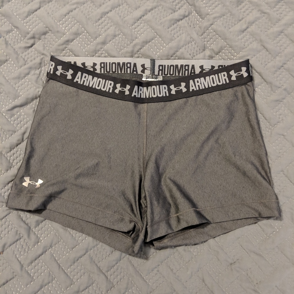 NWOT Under Armour Shorts L
